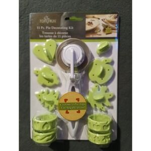FOX RUN 11 Pc. Pie Decorating Kit Cutters Rollers Apple Heart Leaf Christmas